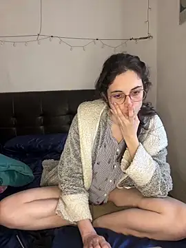 Lunaabbey online show from March 25, 2026, 3:33 pm