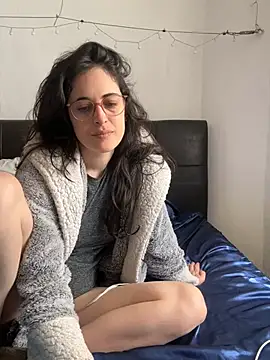 Lunaabbey online show from March 23, 2026, 8:36 am