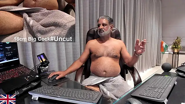 Snapshot of OnlineBossUK chatting on January 16, 2026, 9:02 am OnlineBossUK online show from January 16, 2026, 9:02 am