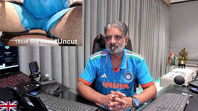 Snapshot of OnlineBossUK chatting on February 12, 2026, 4:40 pm OnlineBossUK online show from February 12, 2026, 4:40 pm