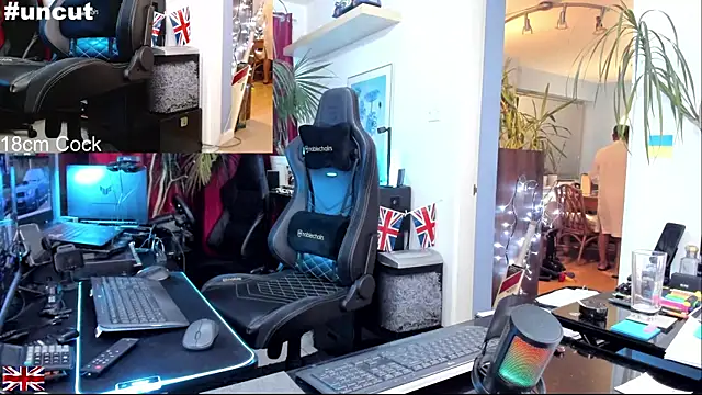 OnlineBossUK online show from November 16, 2025, 4:39 am