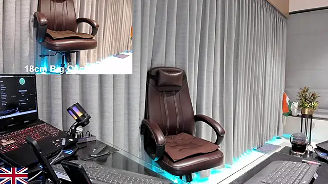 Snapshot of OnlineBossUK chatting on February 24, 2026, 6:09 pm OnlineBossUK online show from February 24, 2026, 6:09 pm