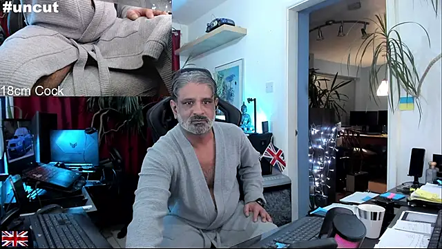 OnlineBossUK online show from November 3, 2025, 5:05 pm