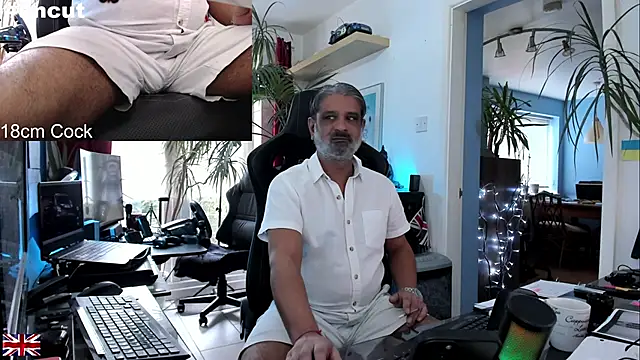 OnlineBossUK online show from October 4, 2025, 1:34 pm