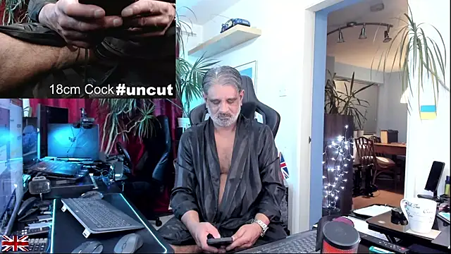 OnlineBossUK online show from December 19, 2025, 7:49 pm