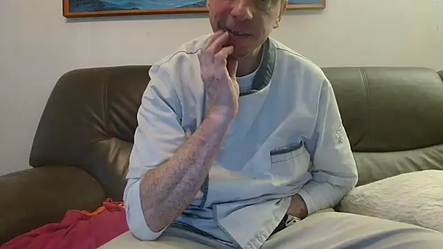 Snapshot of cloupefun chatting on February 20, 2026, 7:21 am cloupefun online show from February 20, 2026, 7:21 am