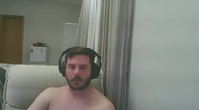 Snapshot of xk90072 chatting on December 10, 2024, 3:20 am xk90072 online show from December 10, 2024, 3:20 am