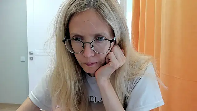 angelmommu online show from September 17, 2025, 6:59 am