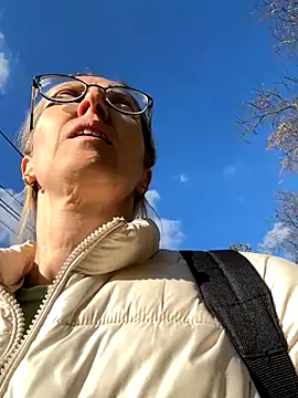 angelmommu online show from November 2, 2025, 11:59 am