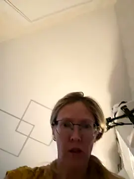 angelmommu online show from October 25, 2025, 5:17 am