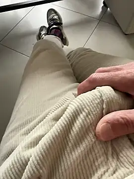 Snapshot of buodiculo chatting on February 28, 2025, 10:09 am buodiculo online show from February 28, 2025, 10:09 am