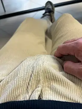 Snapshot of buodiculo chatting on February 24, 2025, 10:04 am buodiculo online show from February 24, 2025, 10:04 am