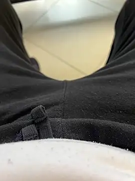 Snapshot of buodiculo chatting on February 24, 2025, 1:21 pm buodiculo online show from February 24, 2025, 1:21 pm