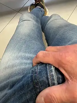 Snapshot of buodiculo chatting on March 21, 2025, 4:51 pm buodiculo online show from March 21, 2025, 4:51 pm