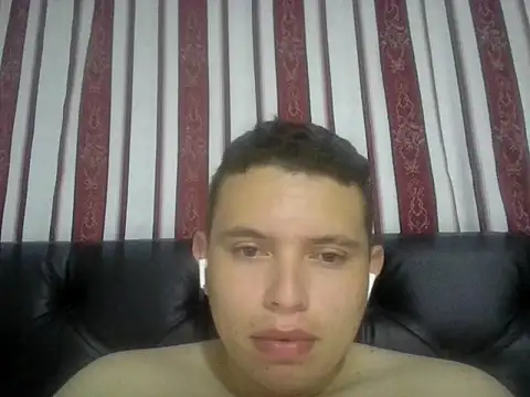 mons41 online show from April 5, 2026, 11:33 pm
