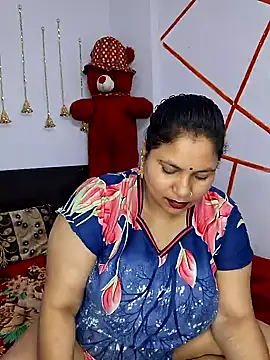 Snapshot of MOM-SUN-COUPLE chatting on January 26, 2025, 3:36 pm MOM-SUN-COUPLE online show from January 26, 2025, 3:36 pm