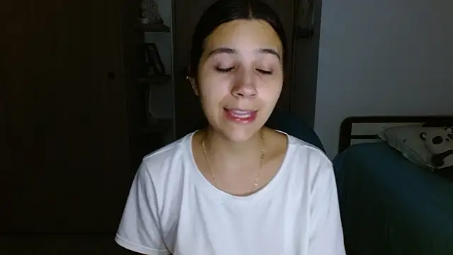 mia  lopez  online show from February 6, 2026, 3:46 am