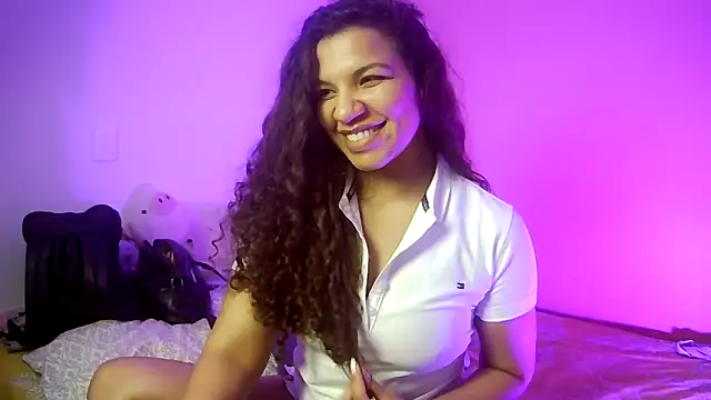 gatubelahot online show from February 3, 2026, 3:04 am