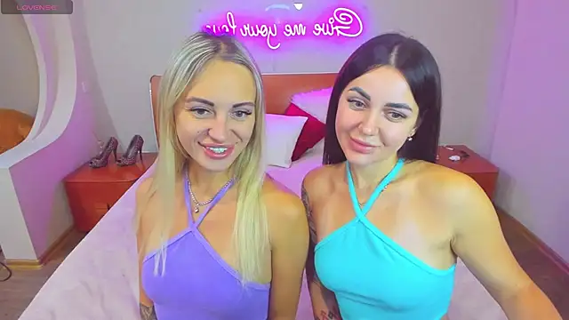 Snapshot of CrazyMilanka chatting on September 18, 2025, 1:03 pm CrazyMilanka online show from September 18, 2025, 1:03 pm