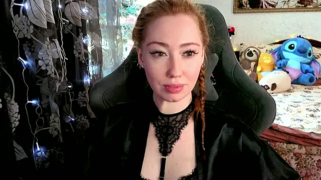 TinaBrook online show from March 16, 2026, 5:44 am