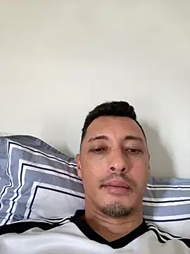 alexsandropllt online show from December 20, 2025, 1:58 pm