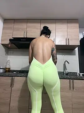 Snapshot of valeriia25_ chatting on November 26, 2025, 12:43 am valeriia25 online show from November 26, 2025, 12:43 am