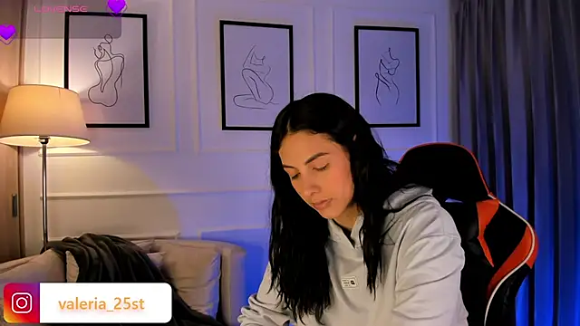 Snapshot of valeriia25_ chatting on March 12, 2025, 11:43 am valeriia25 online show from March 12, 2025, 11:43 am