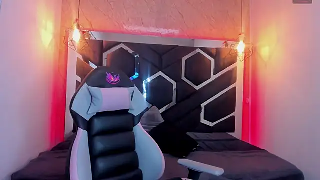 lilith nv online show from March 10, 2025, 11:34 am