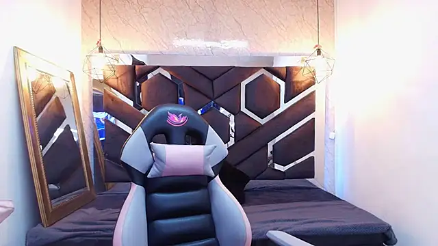 lilith nv online show from September 27, 2025, 11:27 am