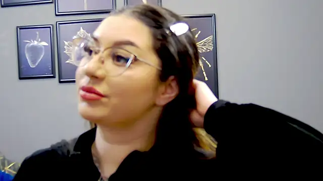 Katewalker  online show from March 12, 2025, 6:11 pm