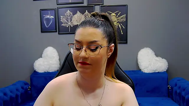 Katewalker  online show from February 6, 2025, 9:17 pm