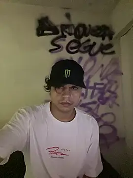 Snapshot of Magosupreme chatting on February 3, 2026, 1:05 am Magosupreme online show from February 3, 2026, 1:05 am