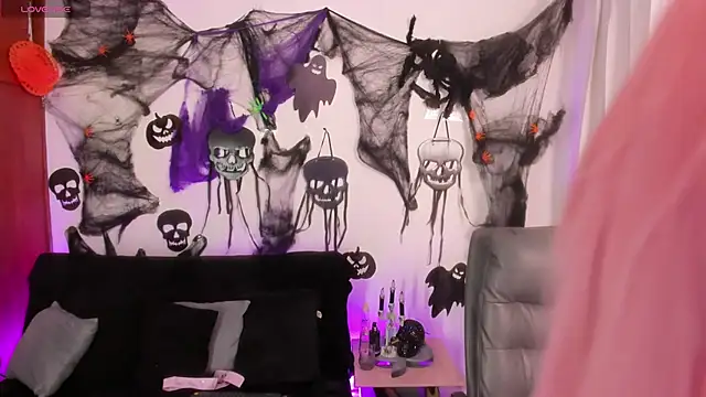 Cata green online show from October 14, 2025, 8:09 pm