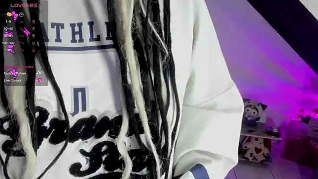 Cata green online show from March 19, 2025, 9:27 pm