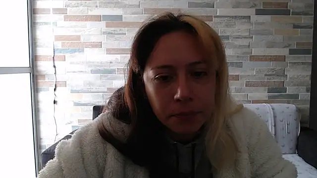 Snapshot of MommyMiaWs chatting on October 4, 2025, 1:34 pm MommyMiaWs online show from October 4, 2025, 1:34 pm