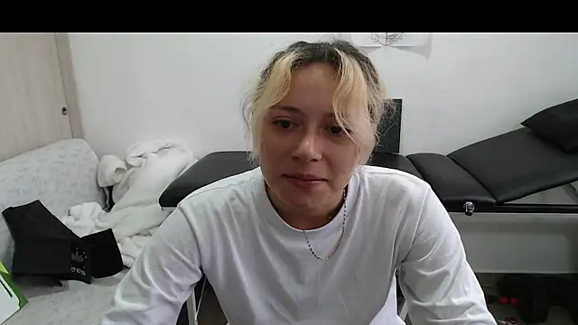 Snapshot of MommyMiaWs chatting on March 22, 2025, 4:58 pm MommyMiaWs online show from March 22, 2025, 4:58 pm