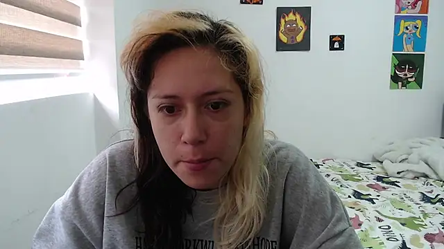 Snapshot of MommyMiaWs chatting on October 13, 2025, 1:34 pm MommyMiaWs online show from October 13, 2025, 1:34 pm