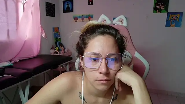 Snapshot of MommyMiaWs chatting on January 19, 2026, 3:49 pm MommyMiaWs online show from January 19, 2026, 3:49 pm