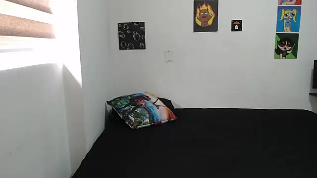 Snapshot of MommyMiaWs chatting on October 14, 2025, 1:01 pm MommyMiaWs online show from October 14, 2025, 1:01 pm