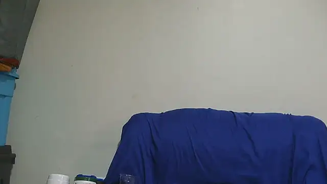 sluttylaura21 online show from March 27, 2026, 5:49 am