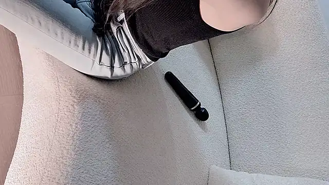 Serena-AU online show from November 1, 2025, 3:50 pm