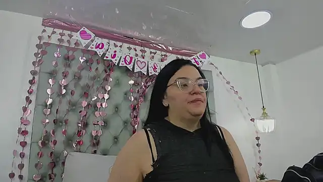 Snapshot of anette_cooper chatting on February 14, 2026, 3:29 am anette cooper online show from February 14, 2026, 3:29 am