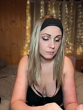 Snapshot of Leanymphoo chatting on February 18, 2026, 4:25 pm Leanymphoo online show from February 18, 2026, 4:25 pm