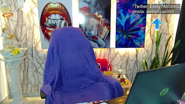 Snapshot of EmiTranny chatting on March 12, 2025, 6:18 am EmiTranny online show from March 12, 2025, 6:18 am