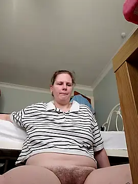 Snapshot of xxSexyBushLinnxx chatting on March 18, 2025, 11:00 am xxSexyBushLinnxx online show from March 18, 2025, 11:00 am