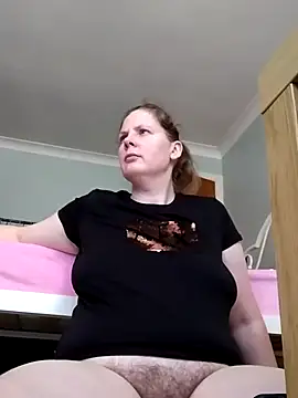 Snapshot of xxSexyBushLinnxx chatting on December 25, 2024, 12:47 pm xxSexyBushLinnxx online show from December 25, 2024, 12:47 pm