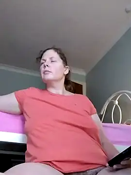 Snapshot of xxSexyBushLinnxx chatting on December 17, 2024, 1:49 pm xxSexyBushLinnxx online show from December 17, 2024, 1:49 pm