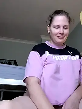 Snapshot of xxSexyBushLinnxx chatting on February 26, 2025, 12:05 pm xxSexyBushLinnxx online show from February 26, 2025, 12:05 pm