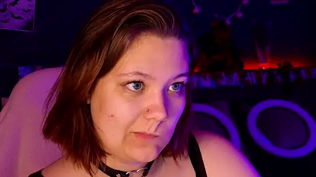 DjennaPalme online show from October 22, 2025, 1:38 am