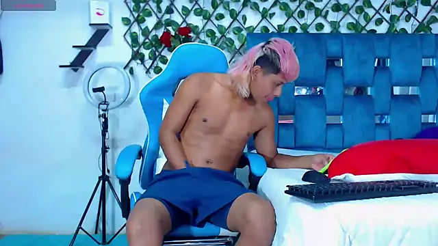 Snapshot of Hakim_prettynigg chatting on January 20, 2025, 1:53 pm Hakim prettynigg online show from January 20, 2025, 1:53 pm